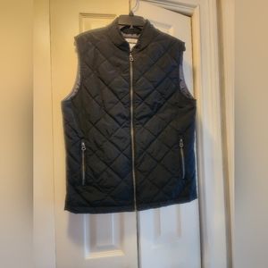 Stylish vest,  perfect condition 👌 , nice and warm fall vest